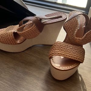 Steve Madden straw wedge